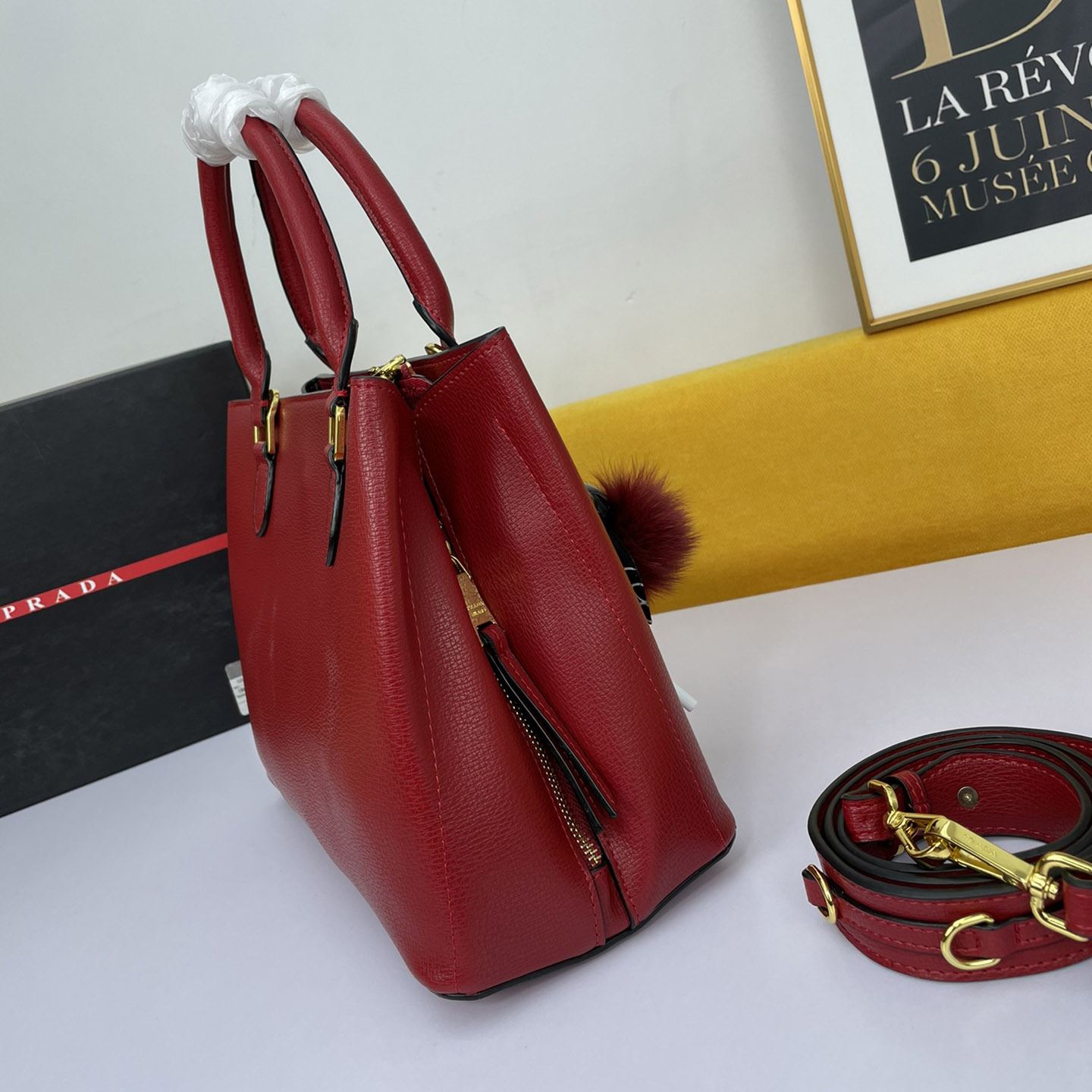 Pra*a top handle bags
